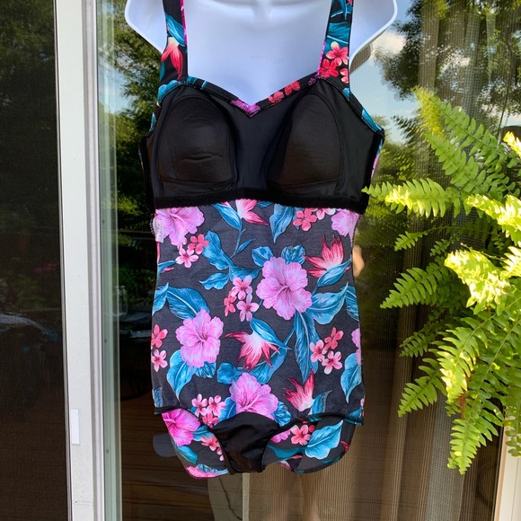 Lands End 16L NWOT Womens one piece Bathing Suit - Picture 7 of 9